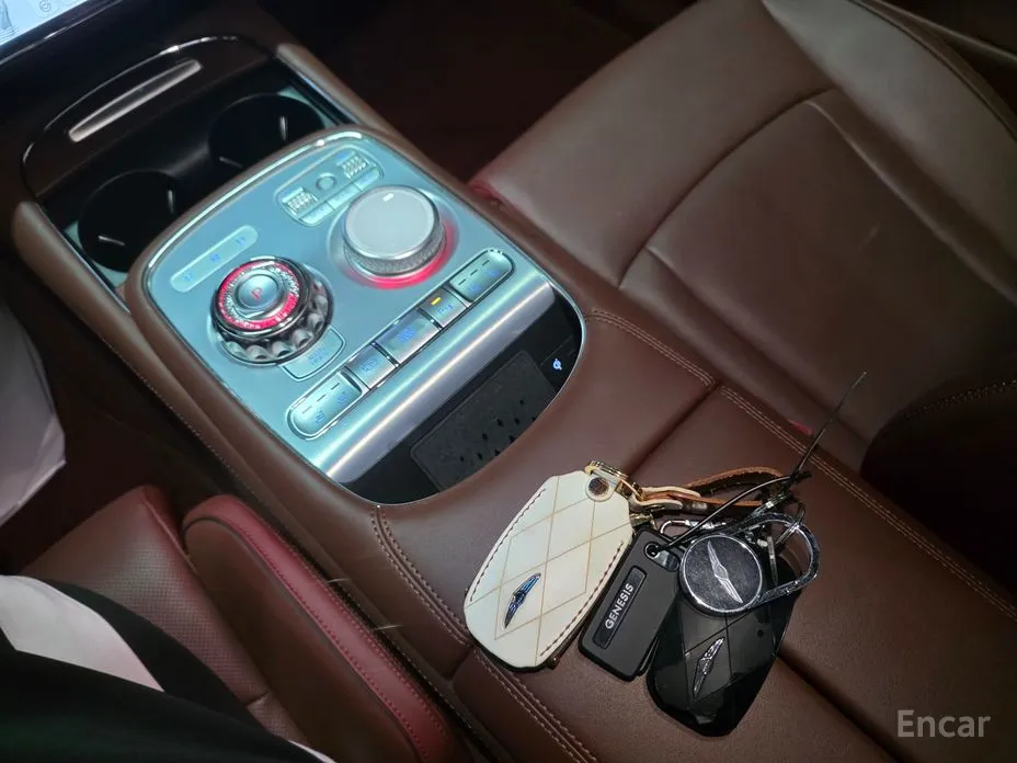 Фото 12 - Genesis G90