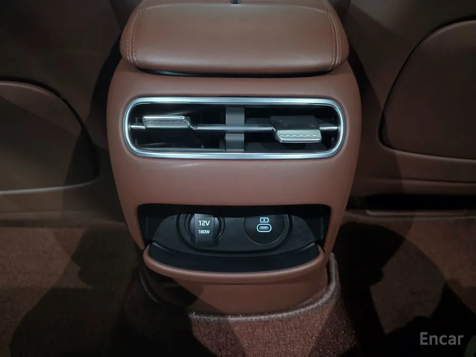 Фото 16 - Genesis G90