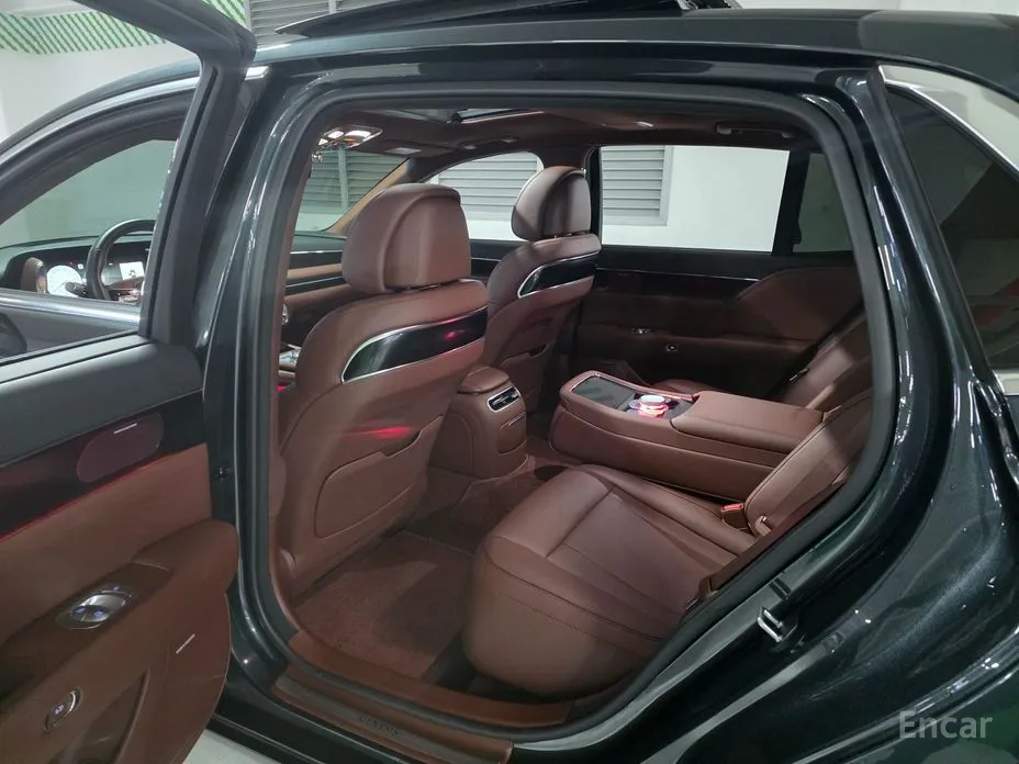 Фото 17 - Genesis G90