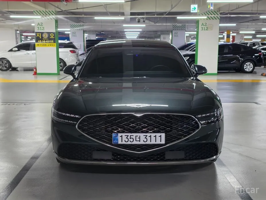 Фото 2 - Genesis G90