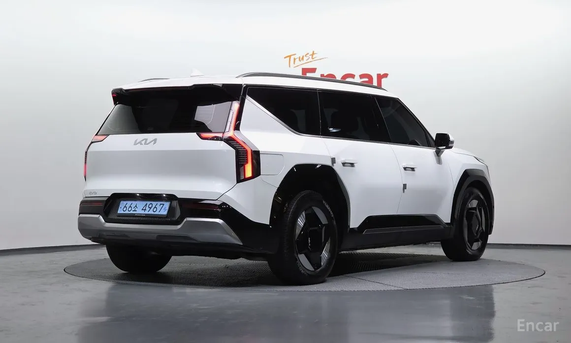 Фото 2 - Kia EV9