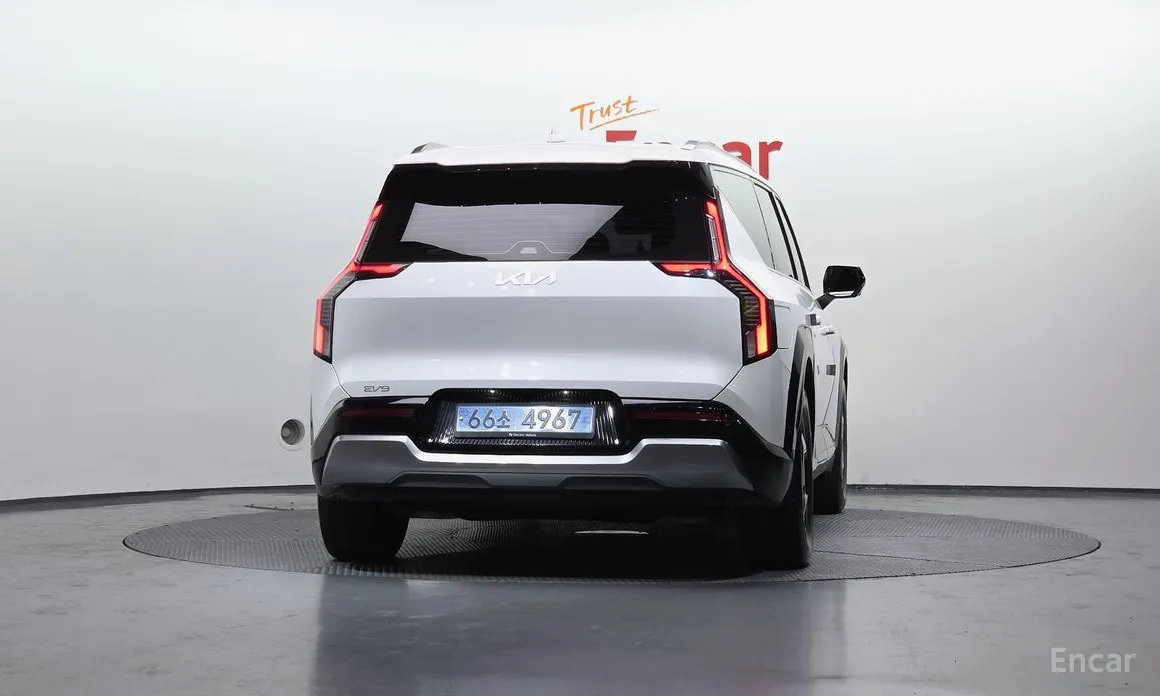 Фото 4 - Kia EV9