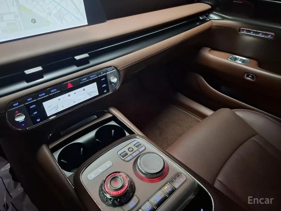 Фото 13 - Genesis G90