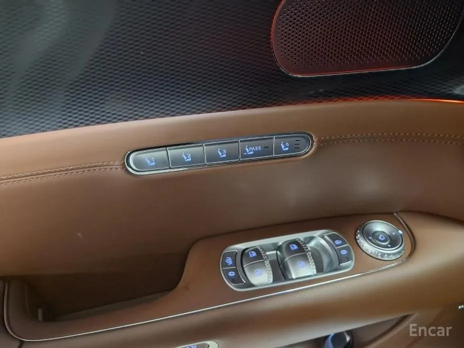 Фото 15 - Genesis G90