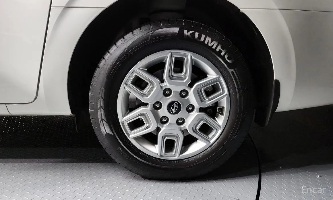 Фото 5 - Hyundai Staria