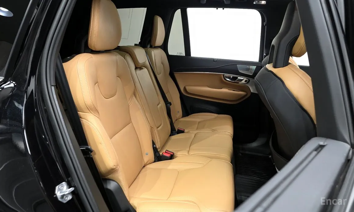 Фото 12 - Volvo XC90