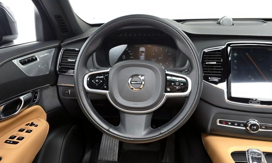 Фото 13 - Volvo XC90