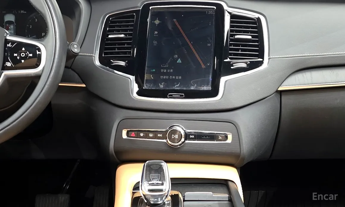 Фото 14 - Volvo XC90