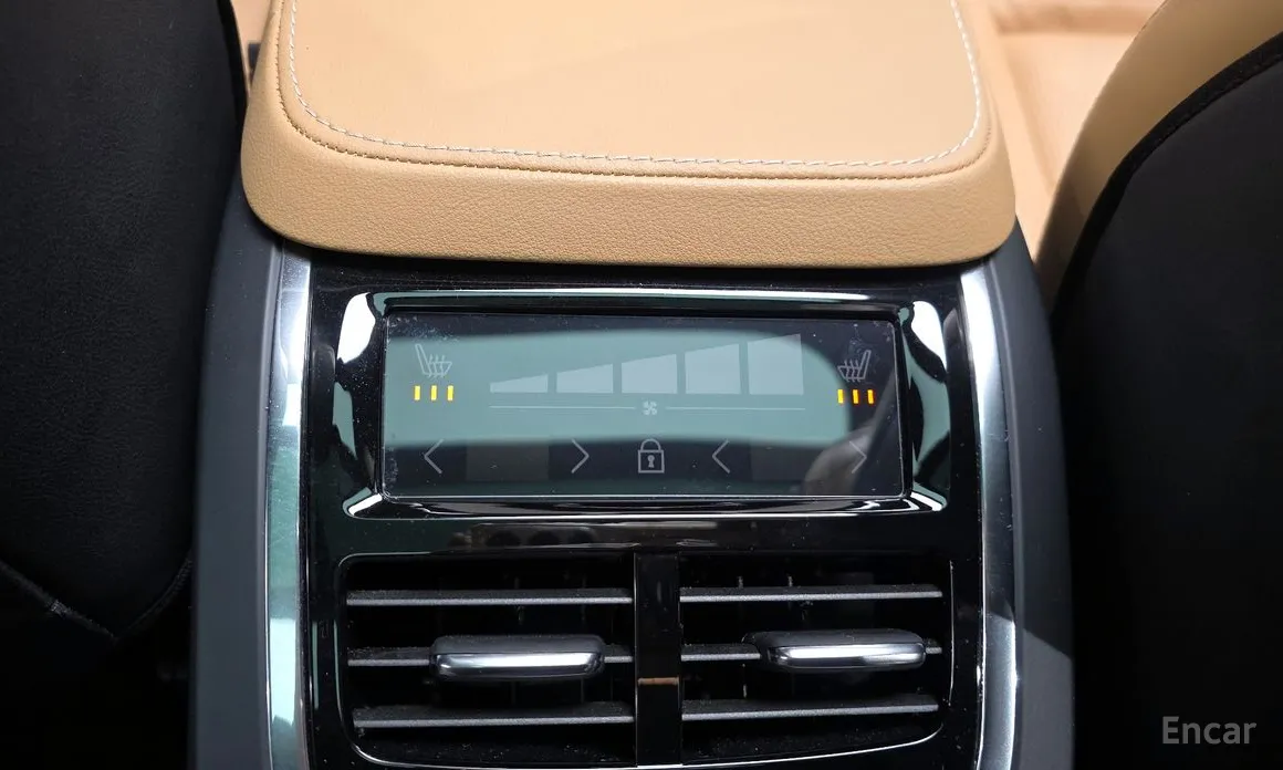 Фото 19 - Volvo XC90