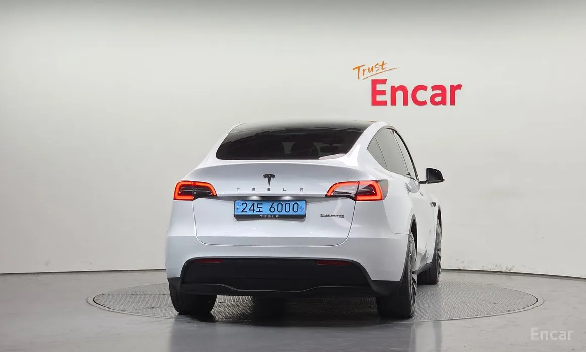 Фото 4 - Tesla Model Y