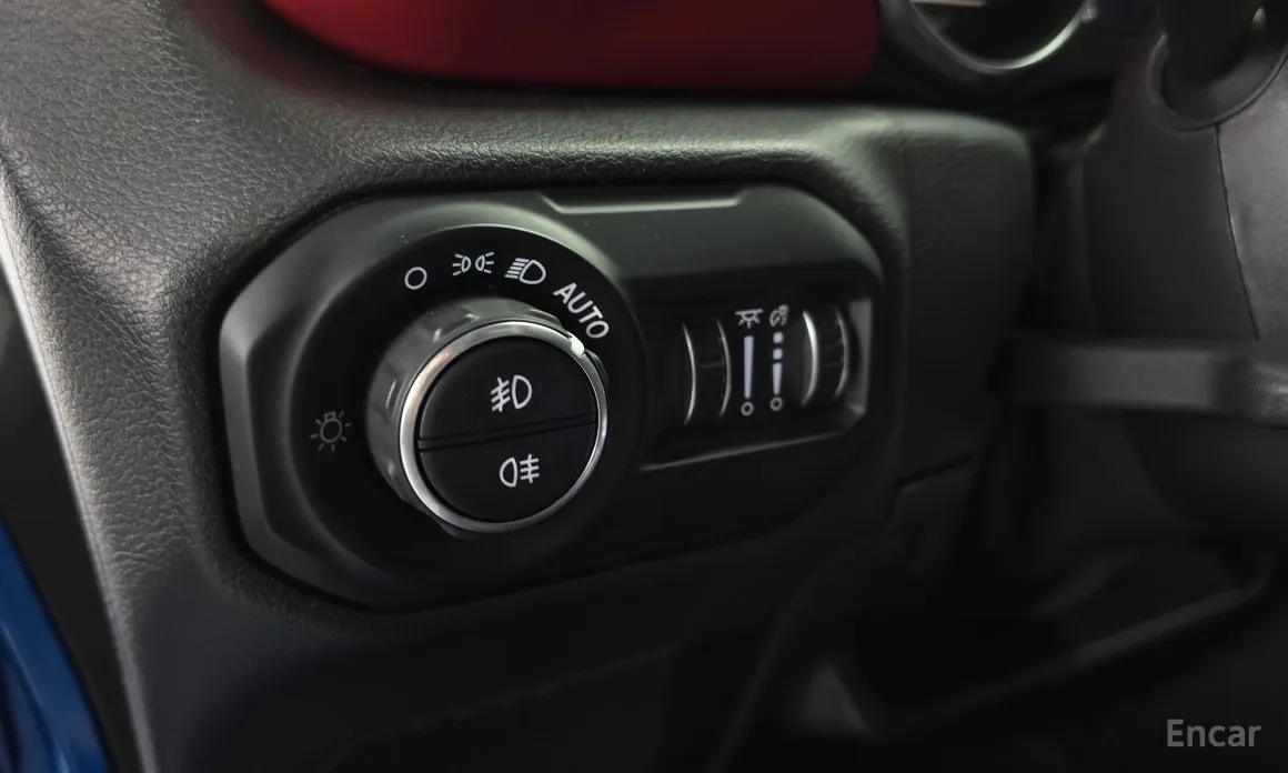 Фото 18 - Jeep Wrangler