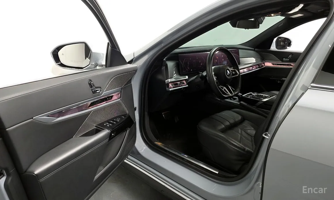 Фото 10 - BMW 7 Series