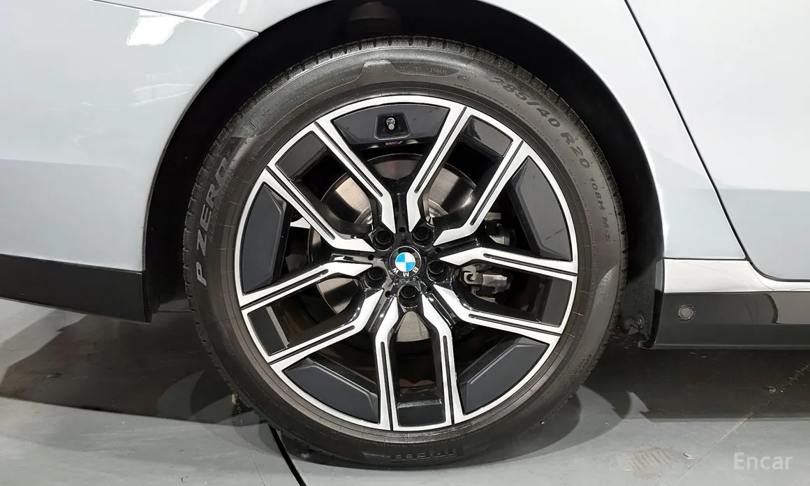 Фото 5 - BMW 7 Series