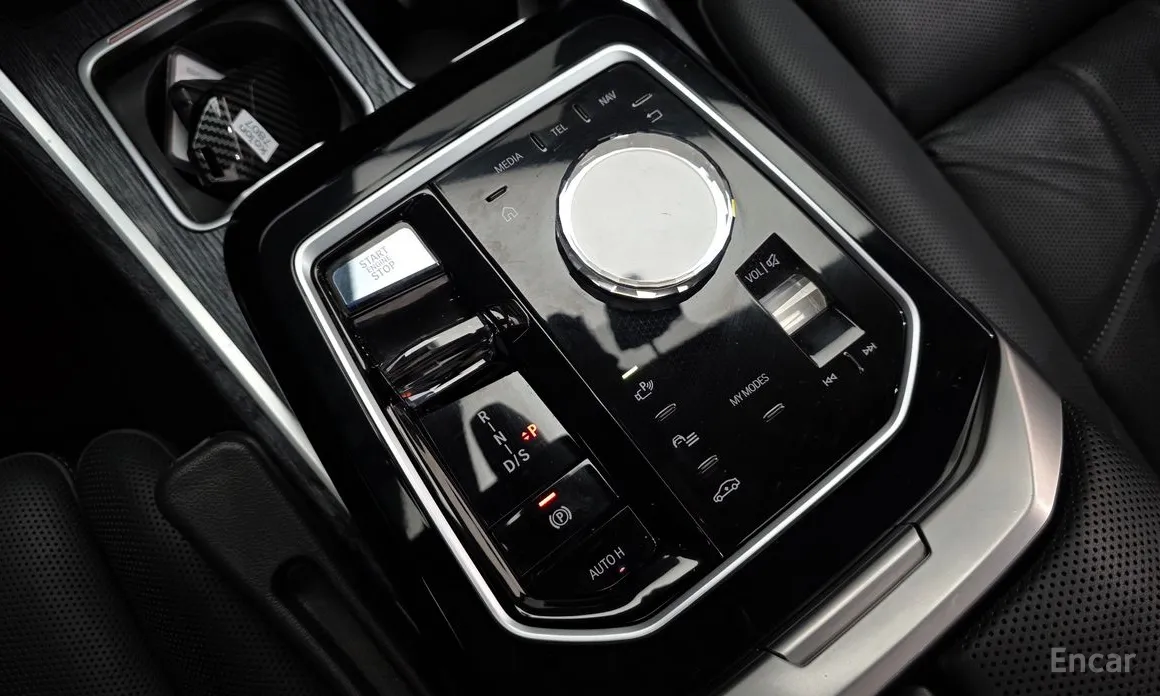 Фото 9 - BMW 7 Series