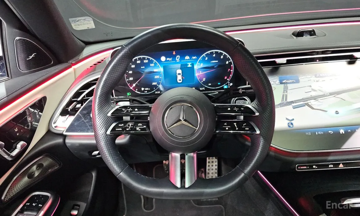 Фото 13 - Mercedes-Benz E-Class