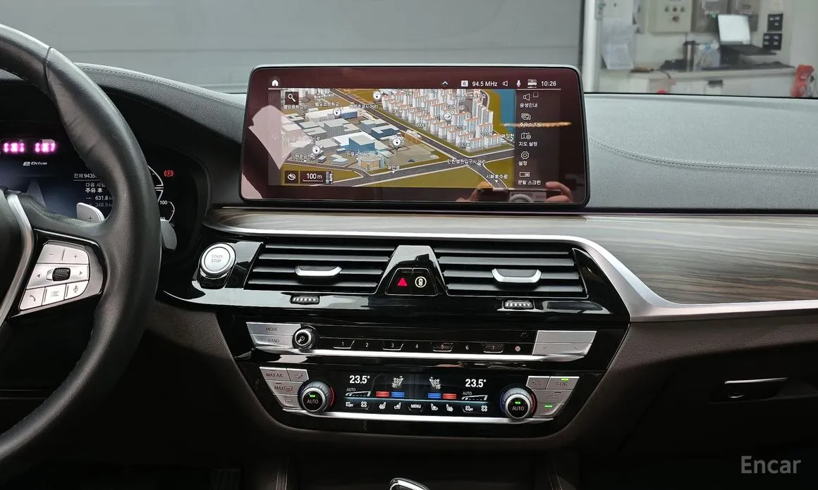 Фото 19 - BMW 5 Series