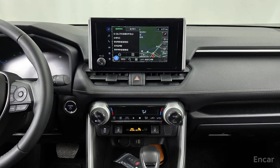 Фото 14 - Toyota RAV4