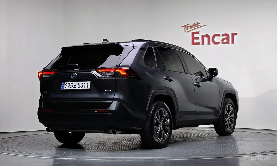 Фото 2 - Toyota RAV4