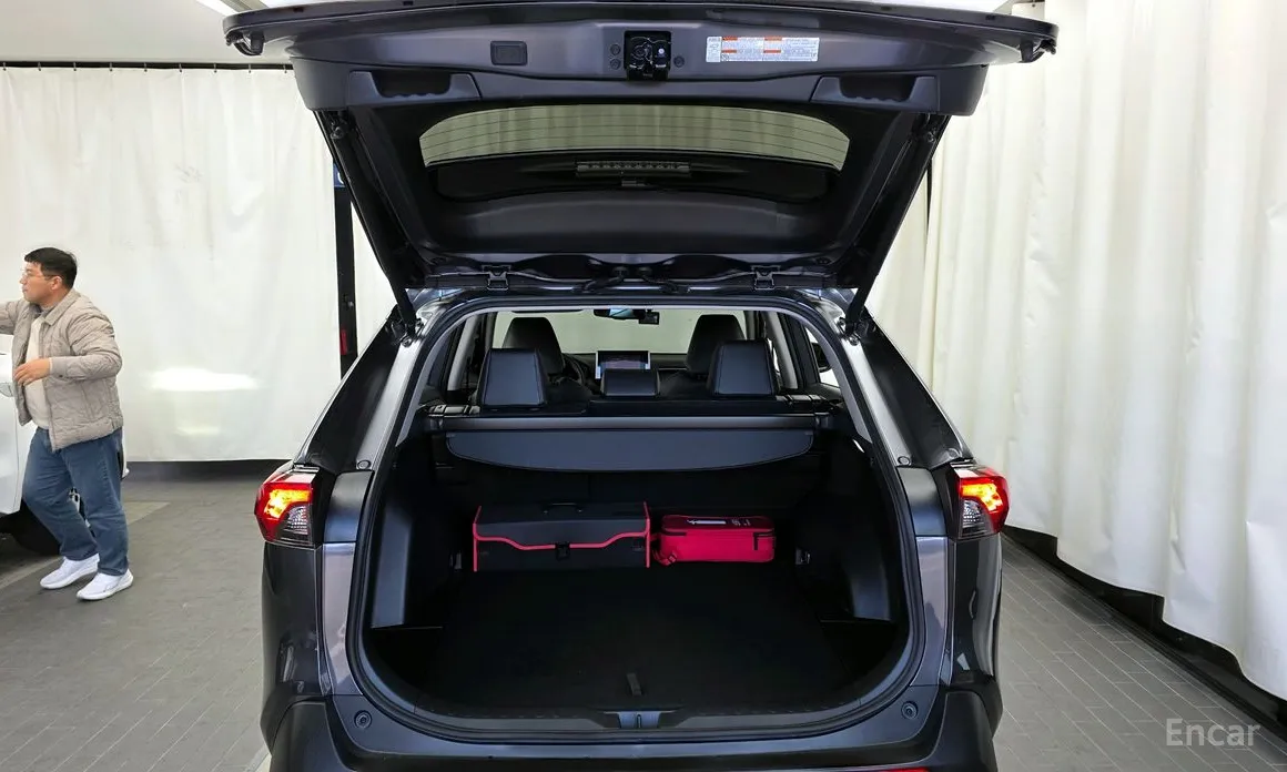 Фото 20 - Toyota RAV4