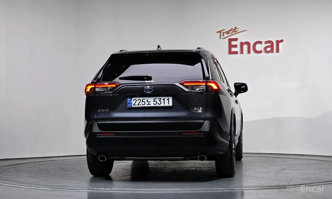 Фото 4 - Toyota RAV4