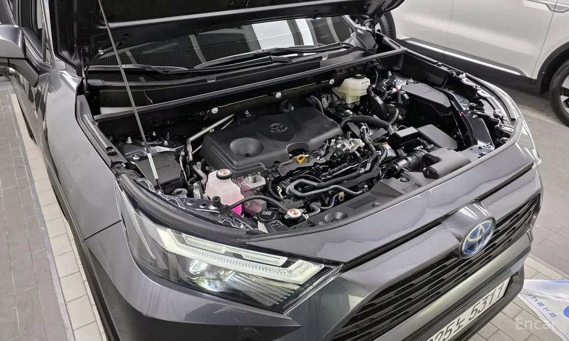 Фото 6 - Toyota RAV4