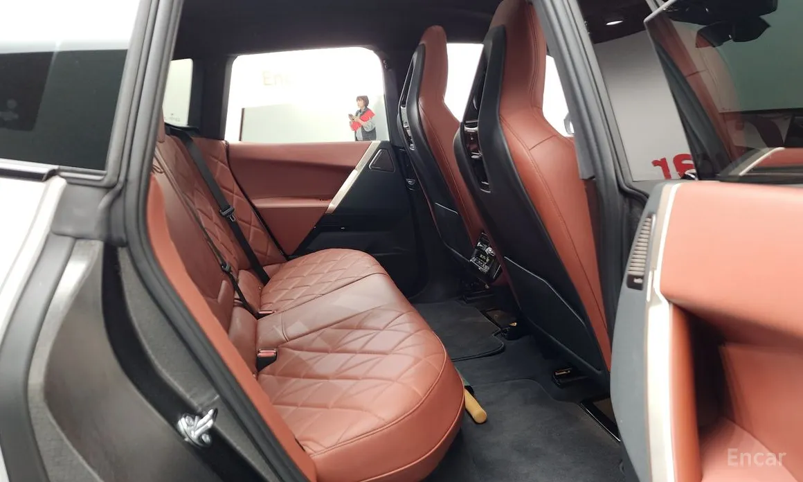 Фото 12 - BMW iX