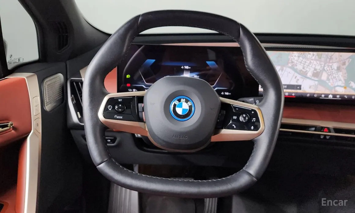 Фото 13 - BMW iX