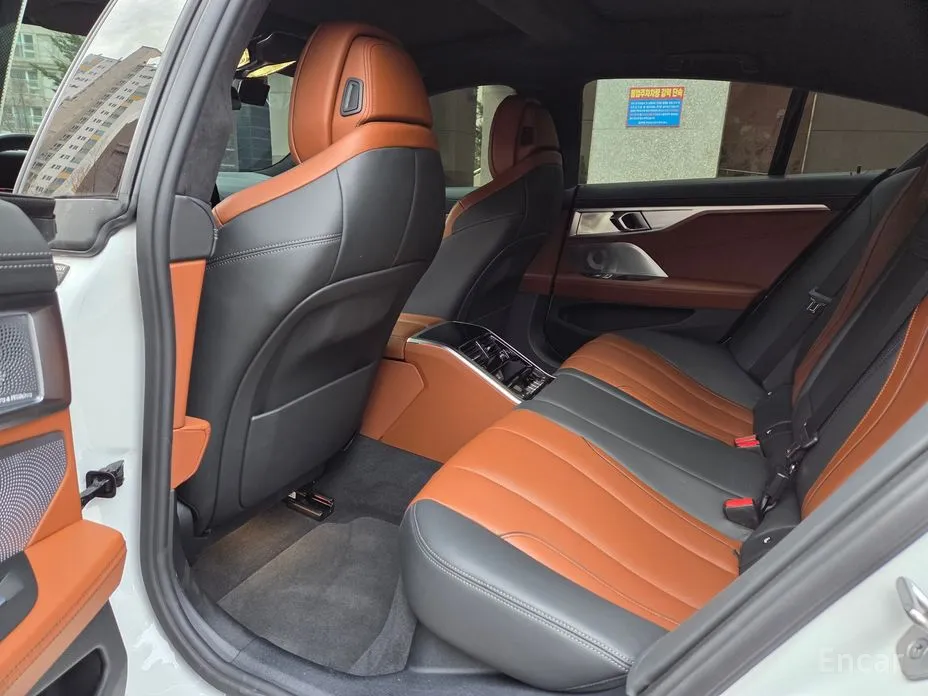 Фото 14 - BMW 8 Series