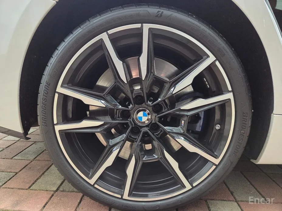 Фото 9 - BMW 8 Series