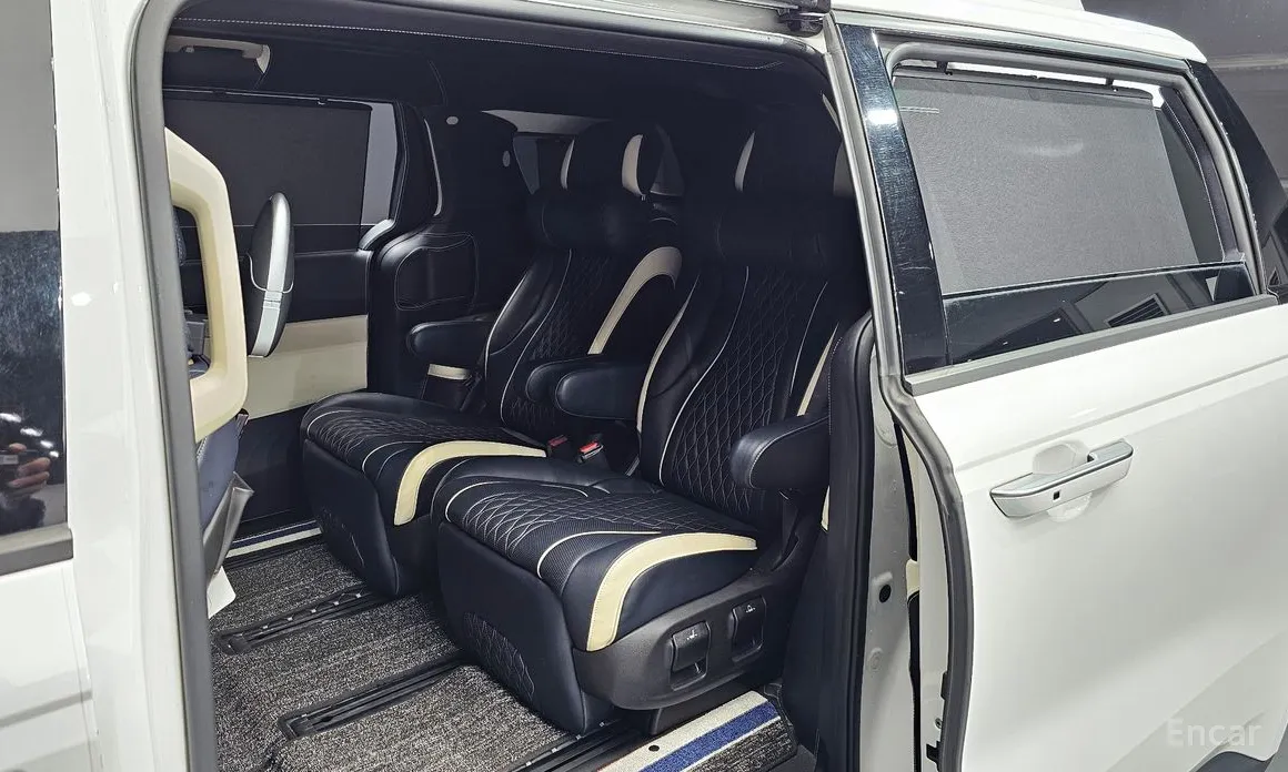 Фото 12 - Kia Carnival