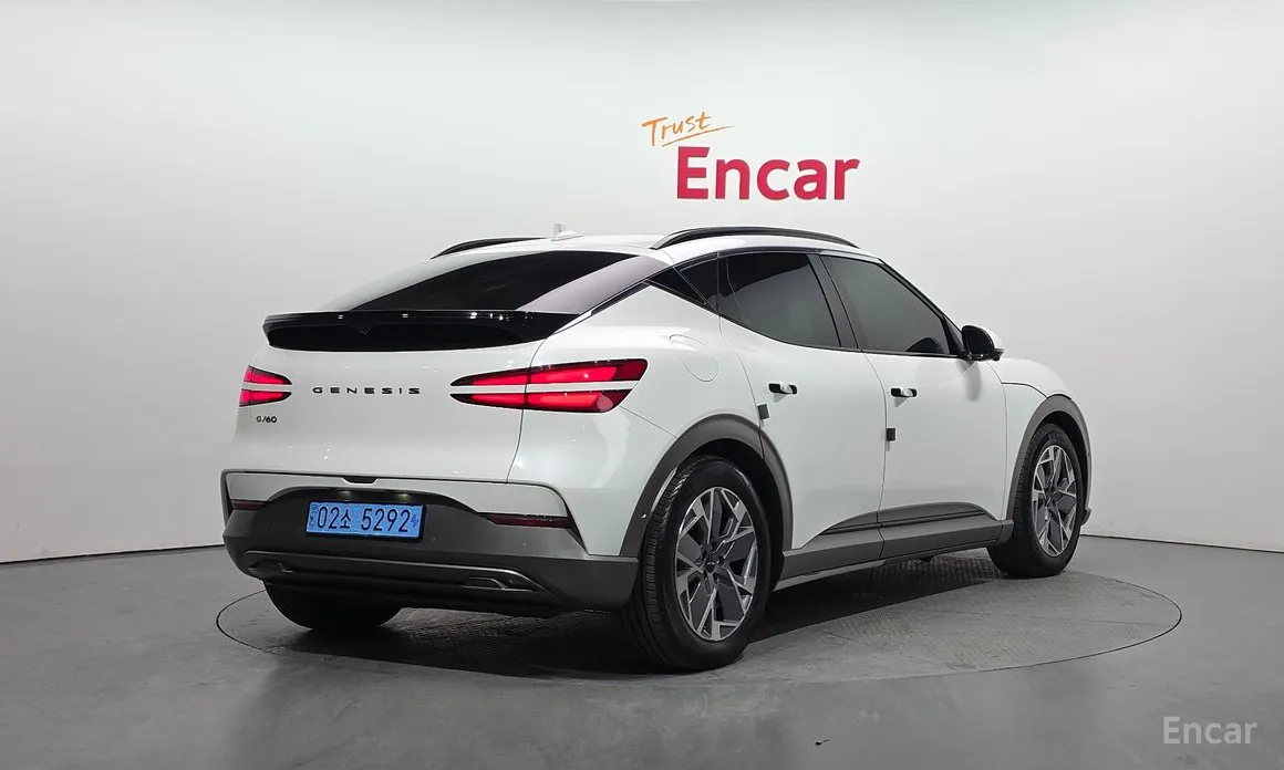 Фото 2 - Genesis GV60