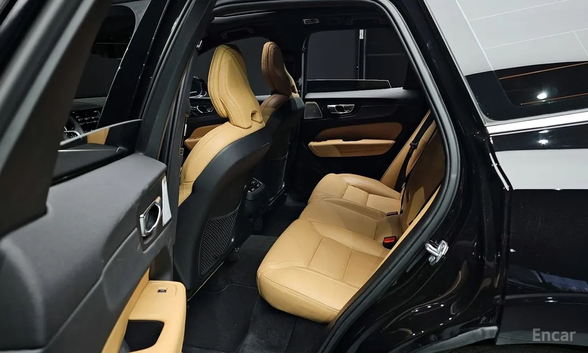 Фото 12 - Volvo XC60