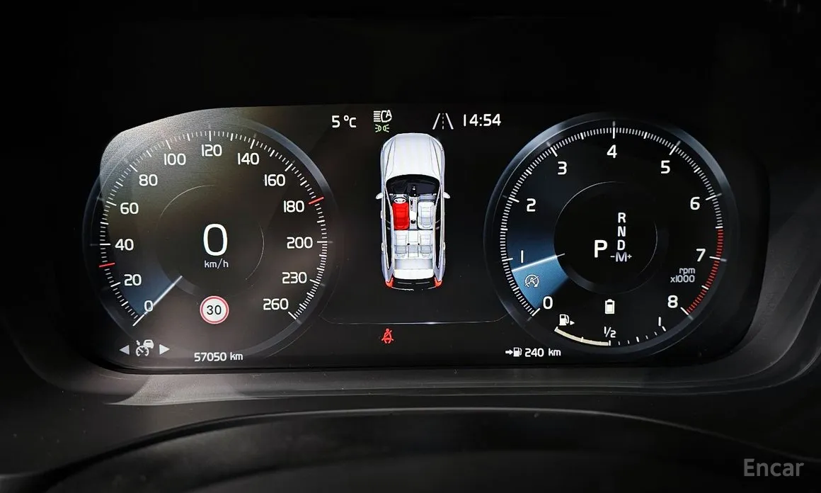 Фото 8 - Volvo XC60