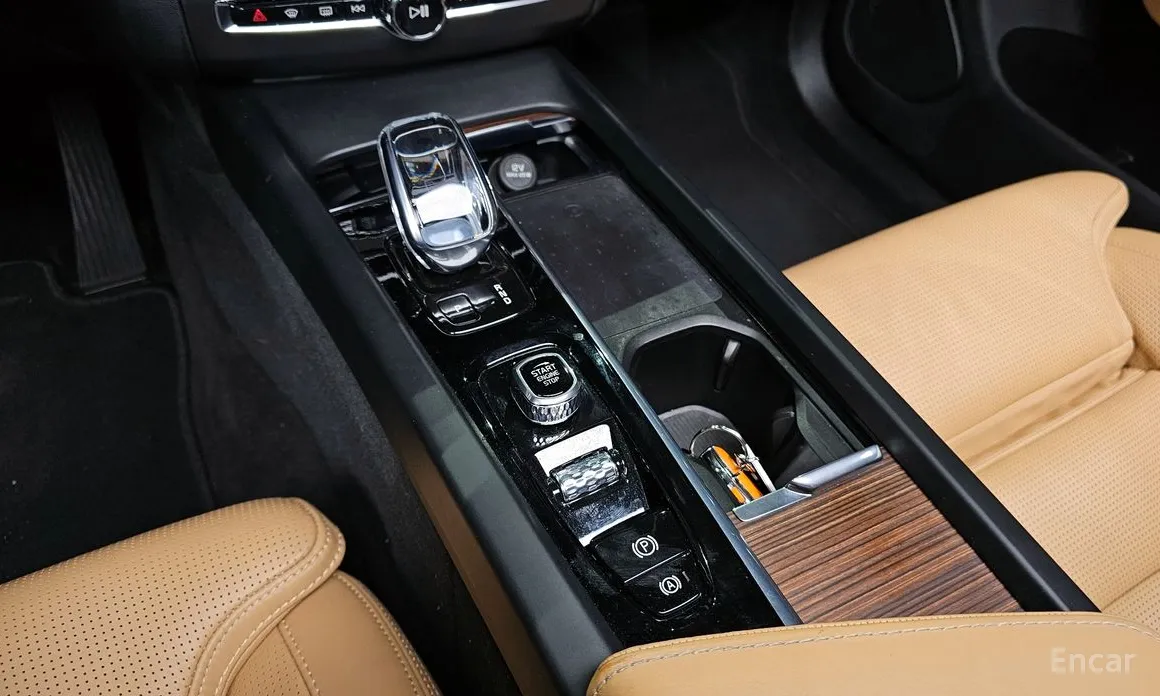 Фото 9 - Volvo XC60