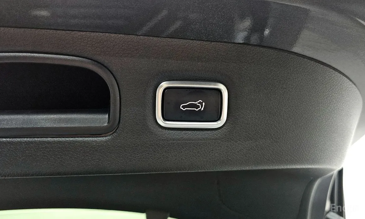 Photo 18 - Kia Stinger