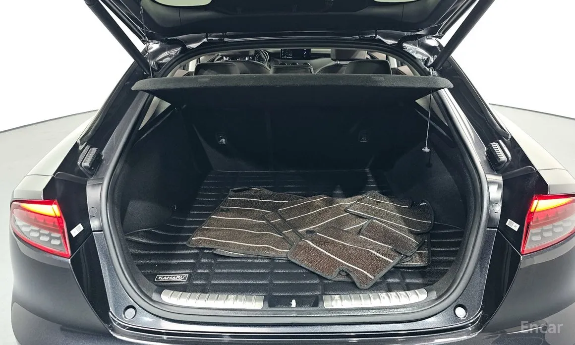 Photo 20 - Kia Stinger