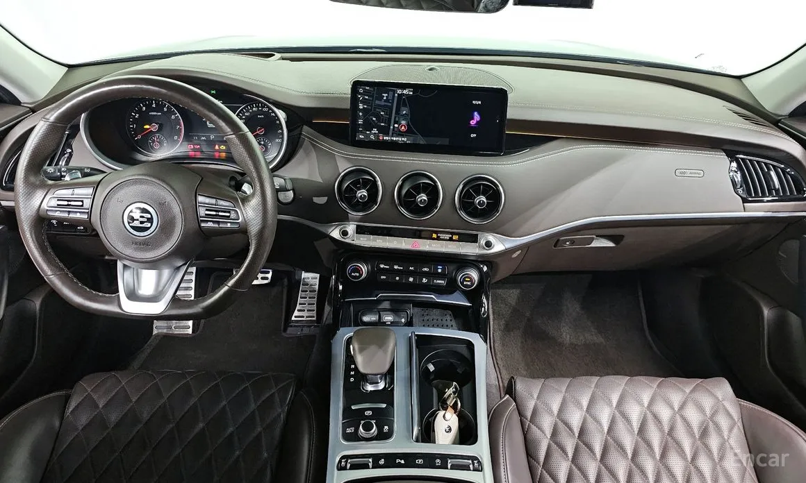 Photo 7 - Kia Stinger