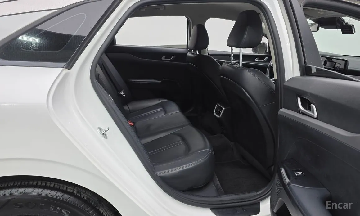 Фото 12 - Kia K5