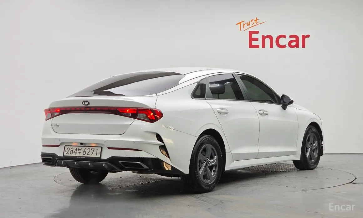 Фото 2 - Kia K5