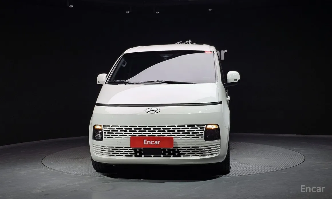 Фото 3 - Hyundai Staria