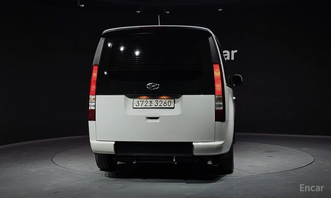 Фото 4 - Hyundai Staria