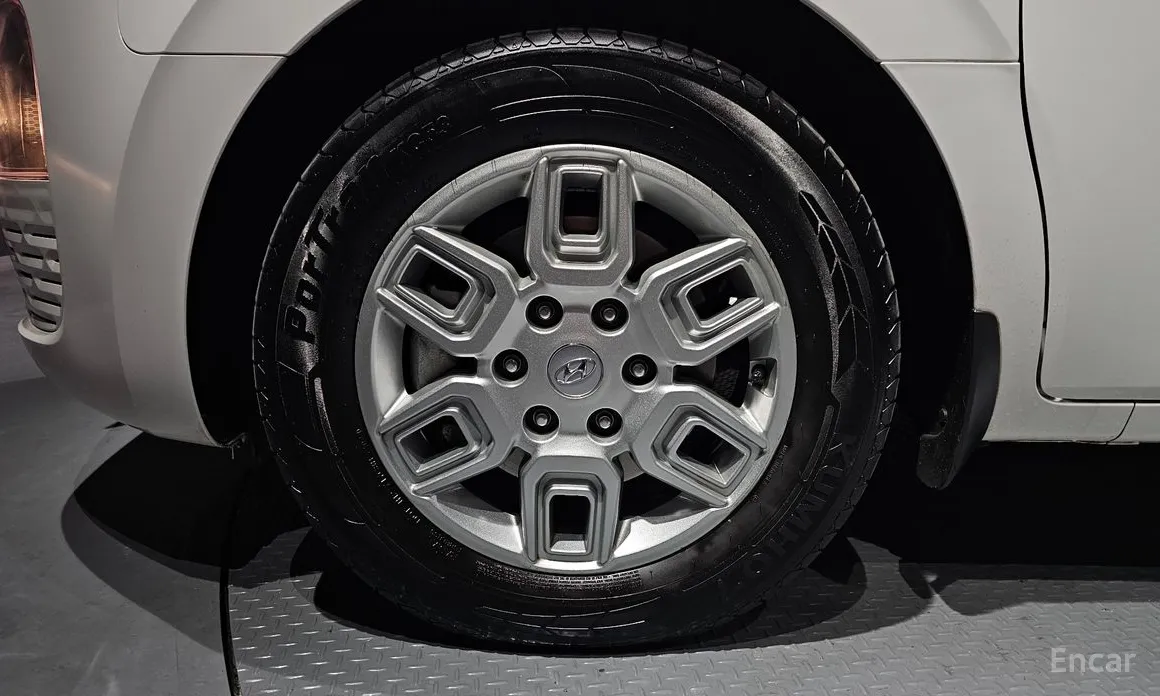 Фото 5 - Hyundai Staria