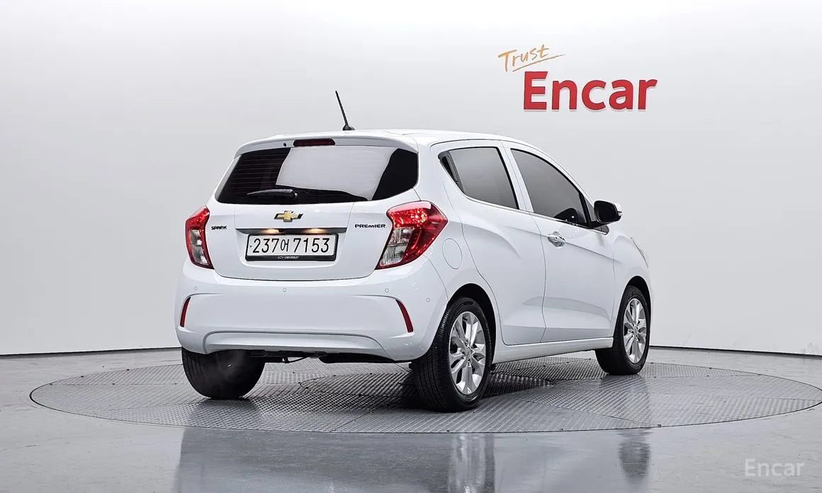 Фото 2 - Chevrolet Spark