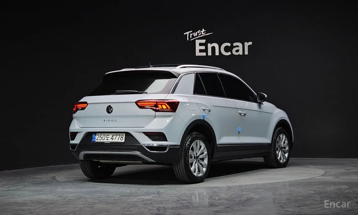 Фото 2 - Volkswagen T-Roc