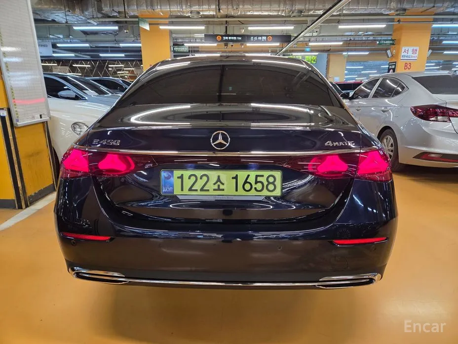 Фото 3 - Mercedes-Benz E-Class