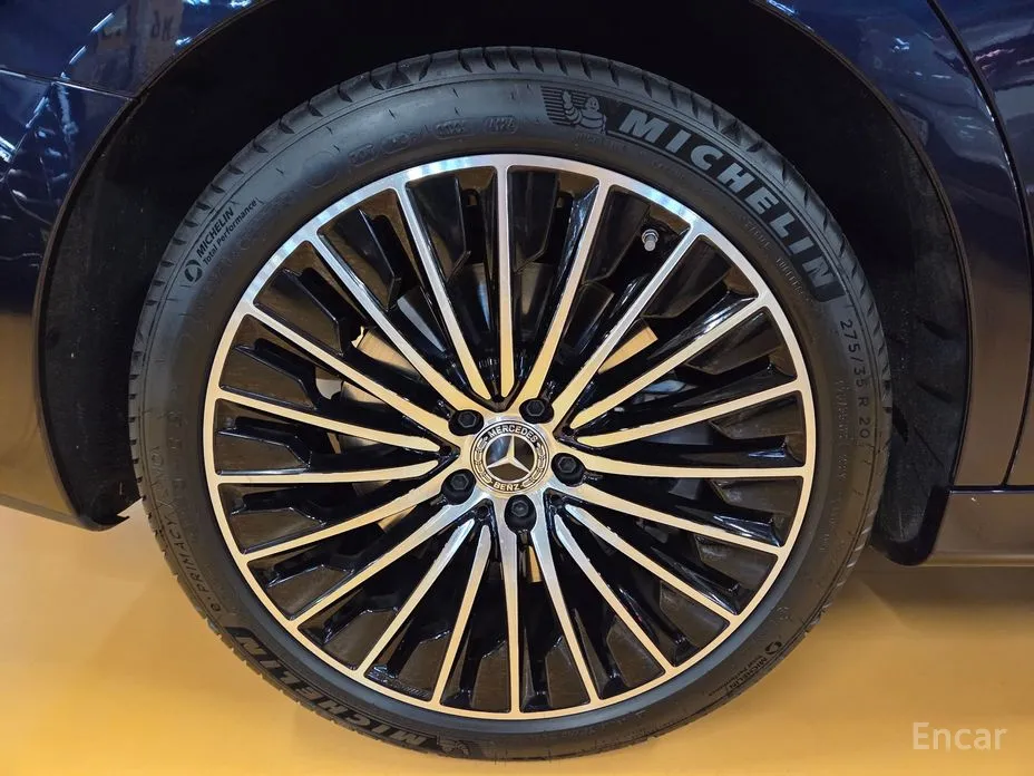 Фото 4 - Mercedes-Benz E-Class