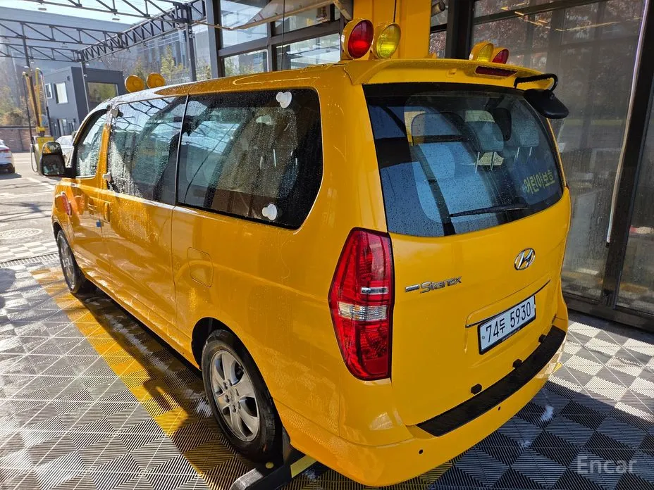 Фото 4 - Hyundai Starex