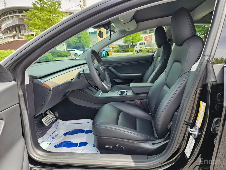 Фото 10 - Tesla Model 3