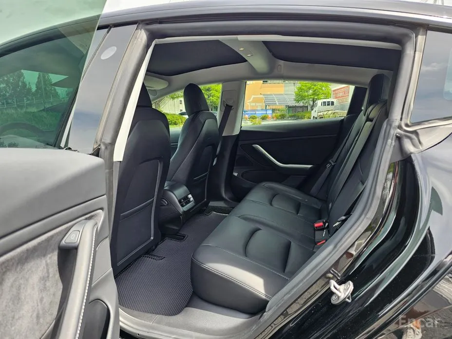 Фото 11 - Tesla Model 3