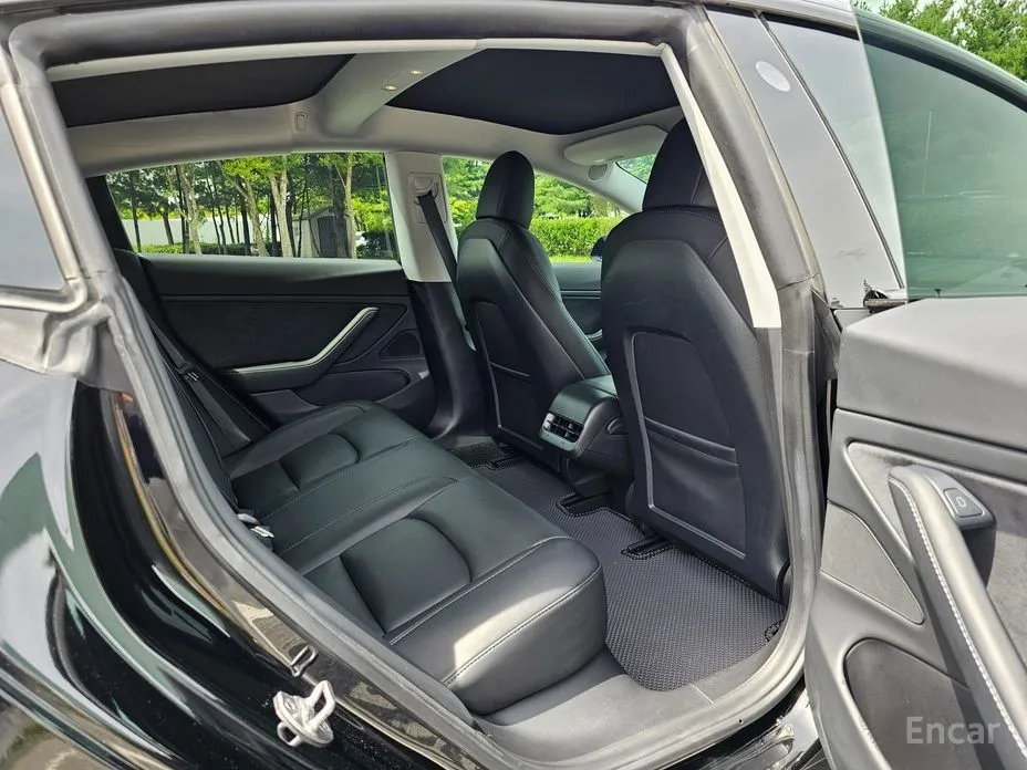 Фото 12 - Tesla Model 3